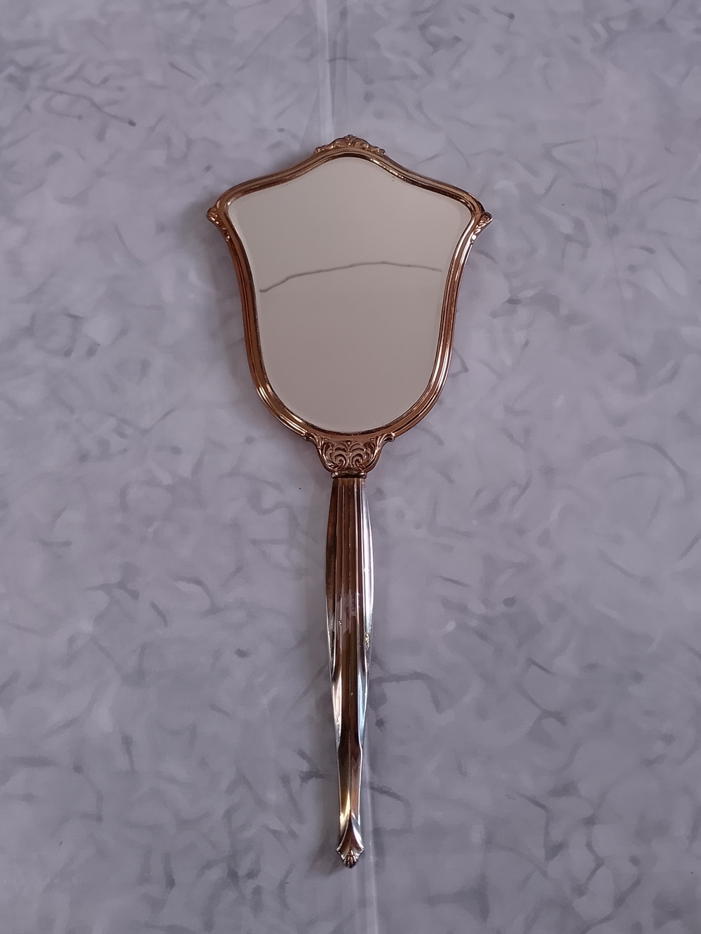 Vintage-Style Hand Mirror in Rose Gold